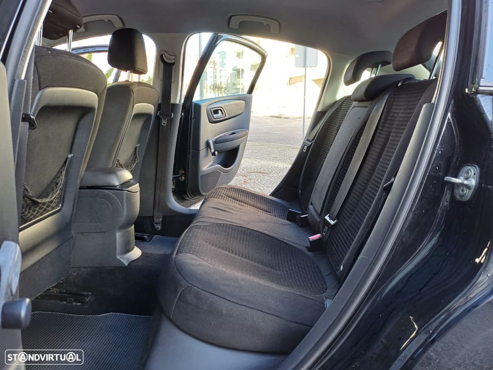 Citroën C4 1.6 HDi Exclusive - 31