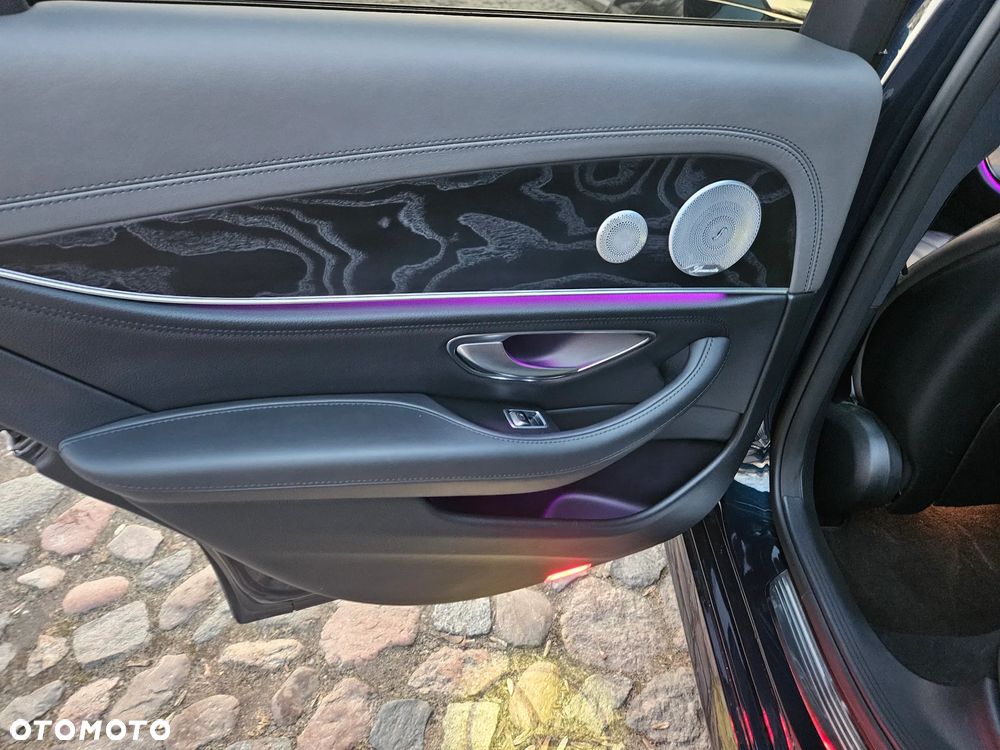 Mercedes-Benz Klasa E 400 4Matic 9G-TRONIC AMG Line - 20