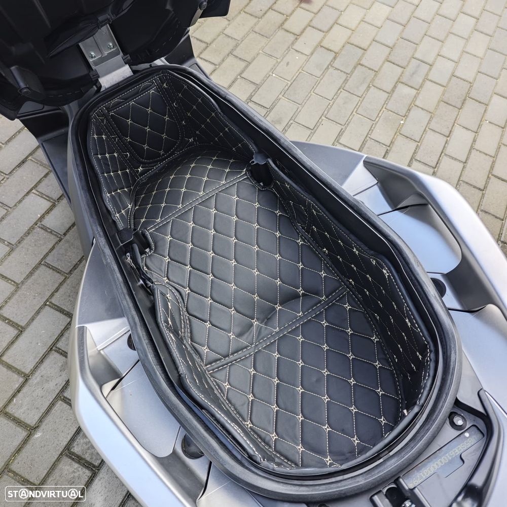 Yamaha X-Max 125 - 9