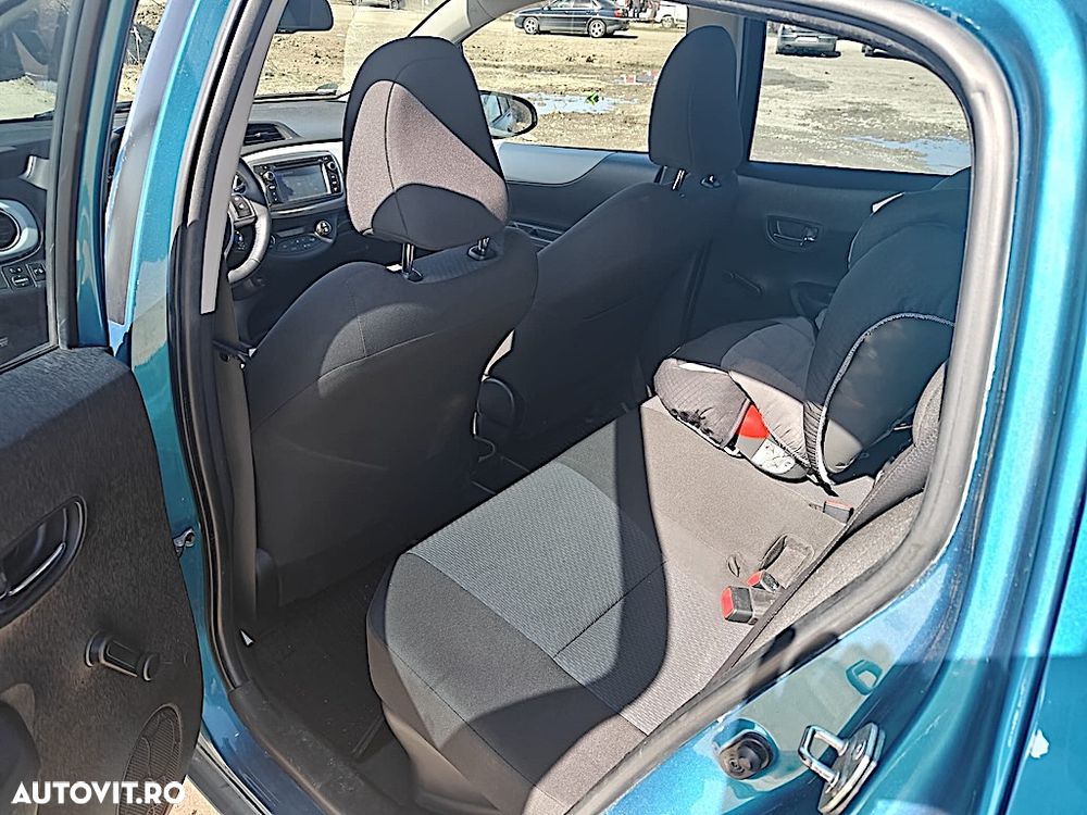 Toyota Yaris 1.5 VVT-i HSD Luna - 5