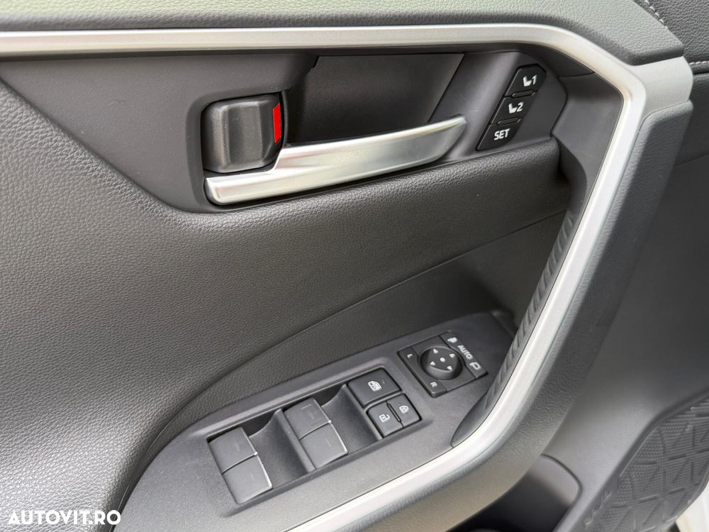 Toyota RAV4 Luxury 2.5 HYBRID 222CP AWD - 24