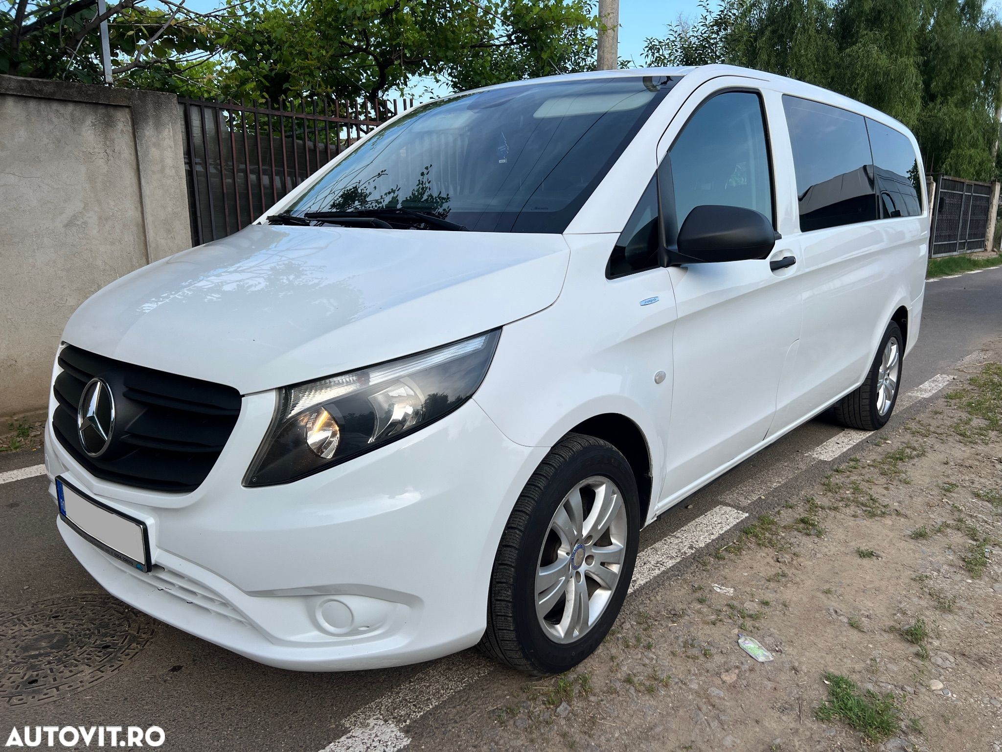 Mercedes-Benz Vito Tourer Compact 114 CDI 136CP RWD 9AT BASE - 1