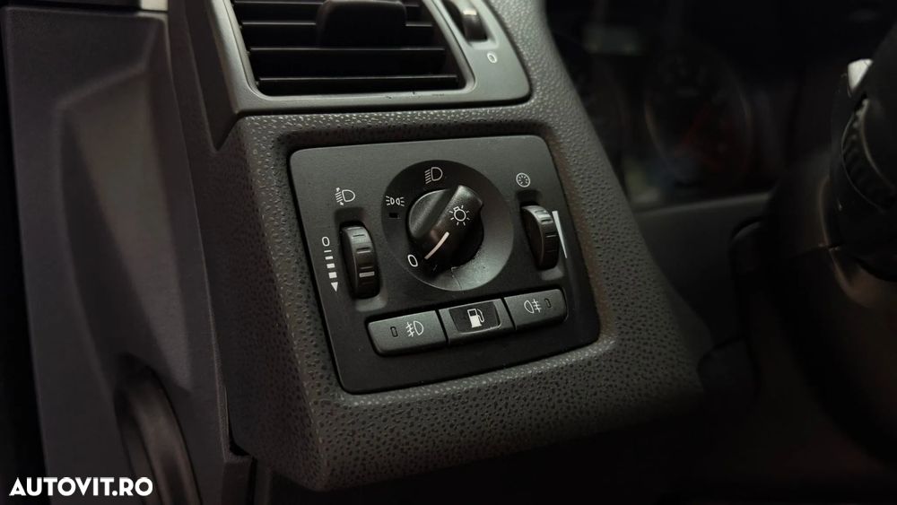 Volvo S40 2.0 - 22