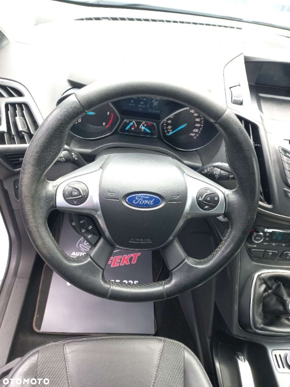 Ford Kuga - 12