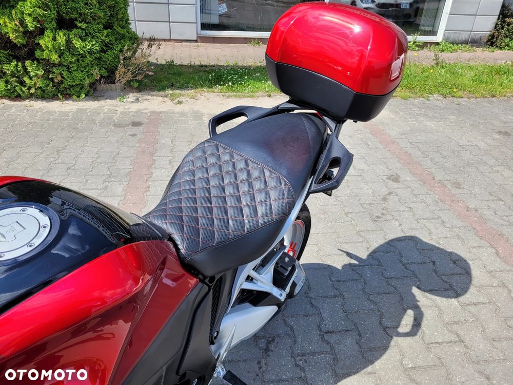 Honda VFR - 14