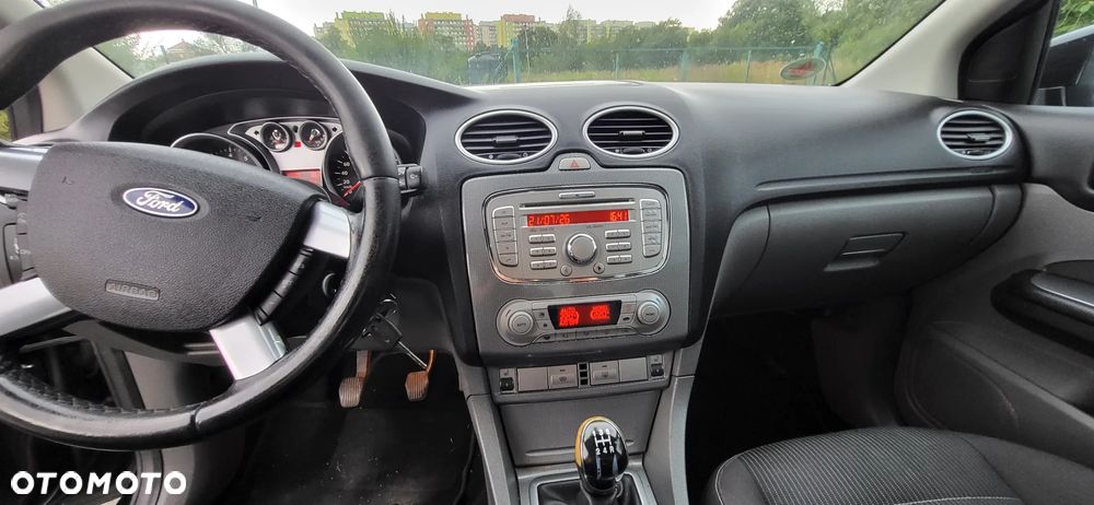 Ford Focus 1.8 Titanium - 20