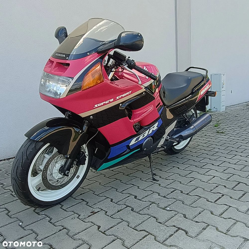 Honda CBR - 3