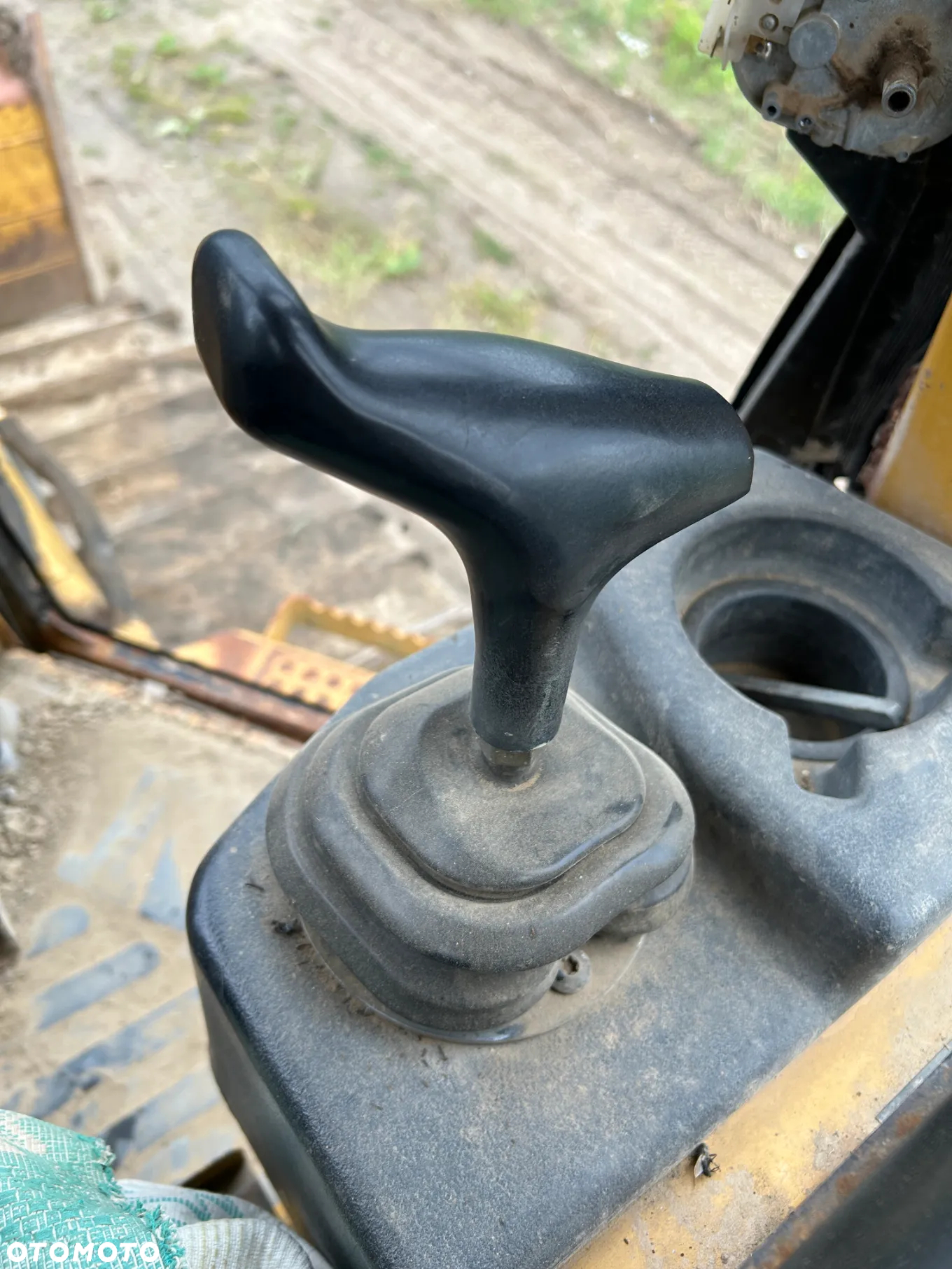 Caterpillar D4G XL - 16