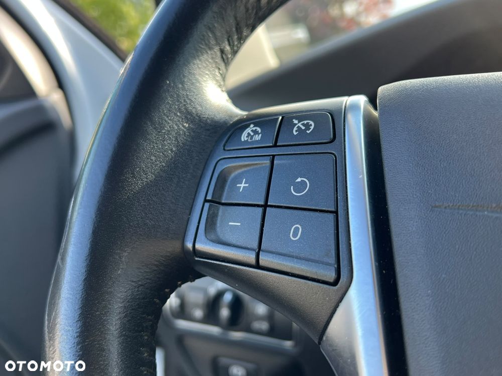 Volvo V60 D3 Geartronic Summum - 24