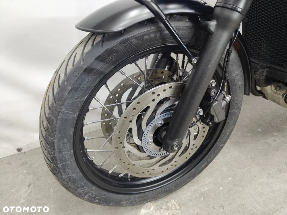 Triumph Bonneville - 19