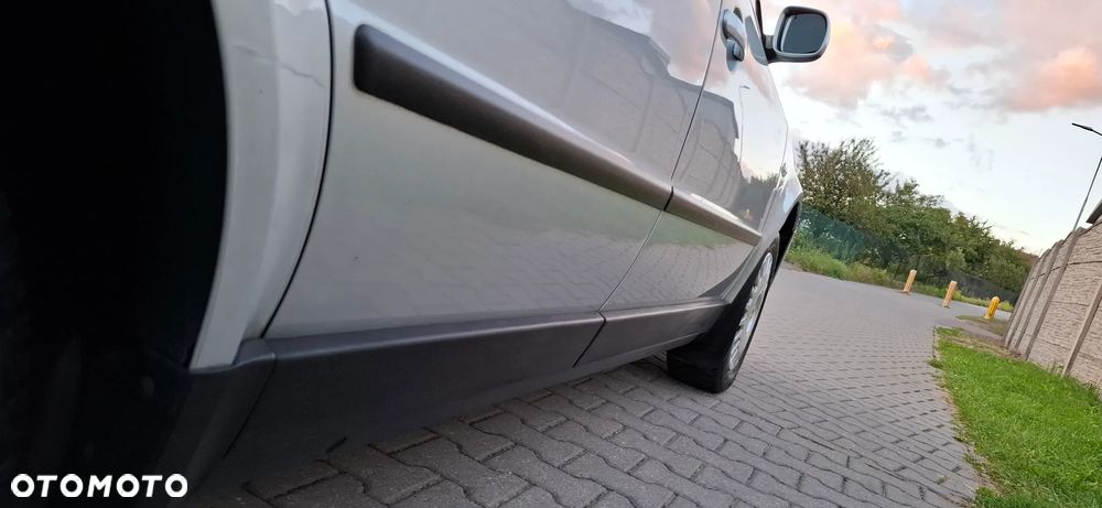 Volkswagen Passat - 12