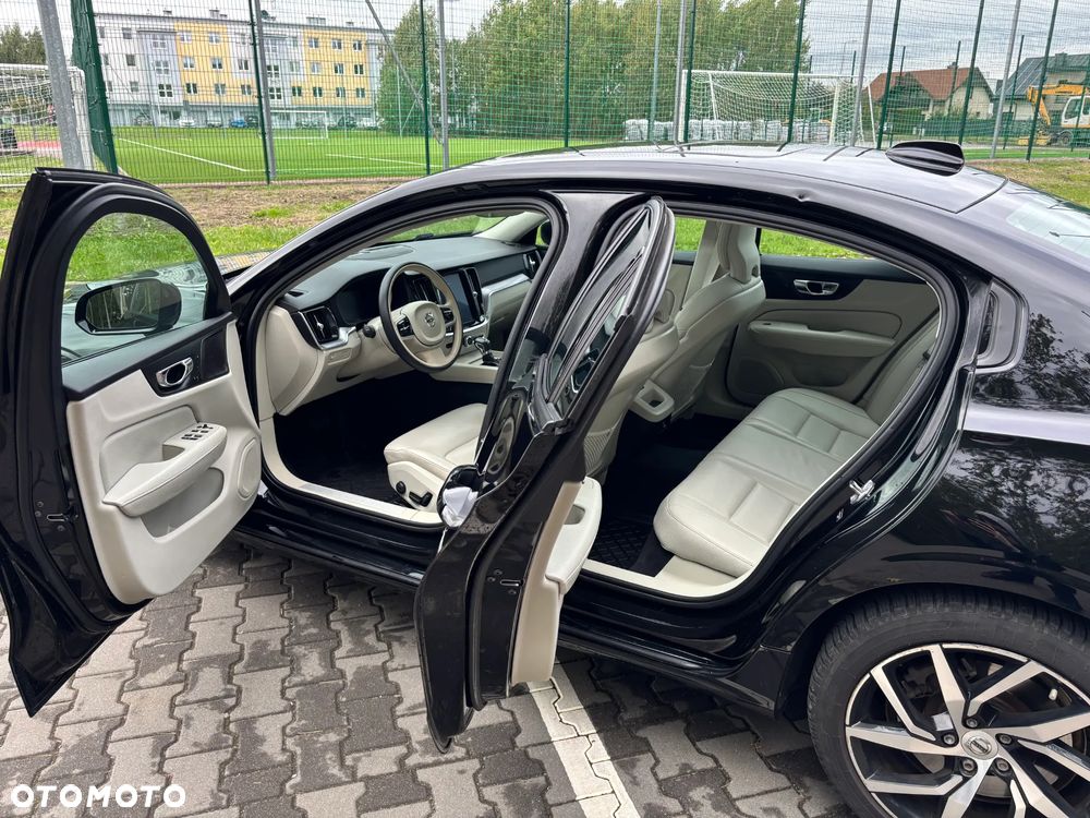 Volvo S60 T6 AWD Momentum Pro - 12