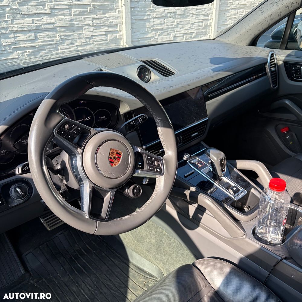 Porsche Cayenne - 7