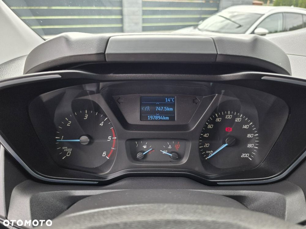 Ford Tourneo Custom - 14