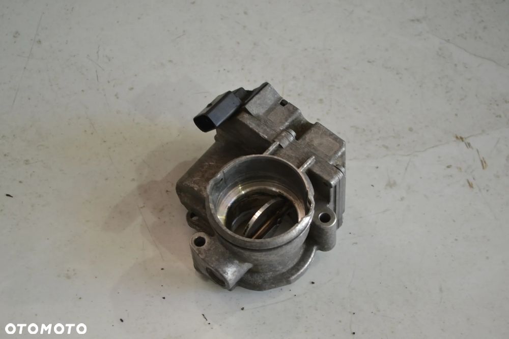VW POLO 9N SEAT IBIZA III SKODA FABIA II 1,4 TDI PRZEPUSTNICA POWIETRZA 045128063G - 2