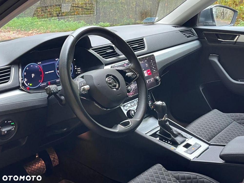 Skoda Superb 2.0 TDI SCR Ambition DSG - 9
