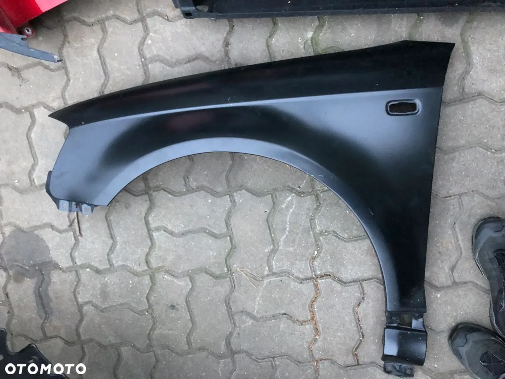 AUDI A3 8P LIFT BŁOTNIK LEWY PRZÓD