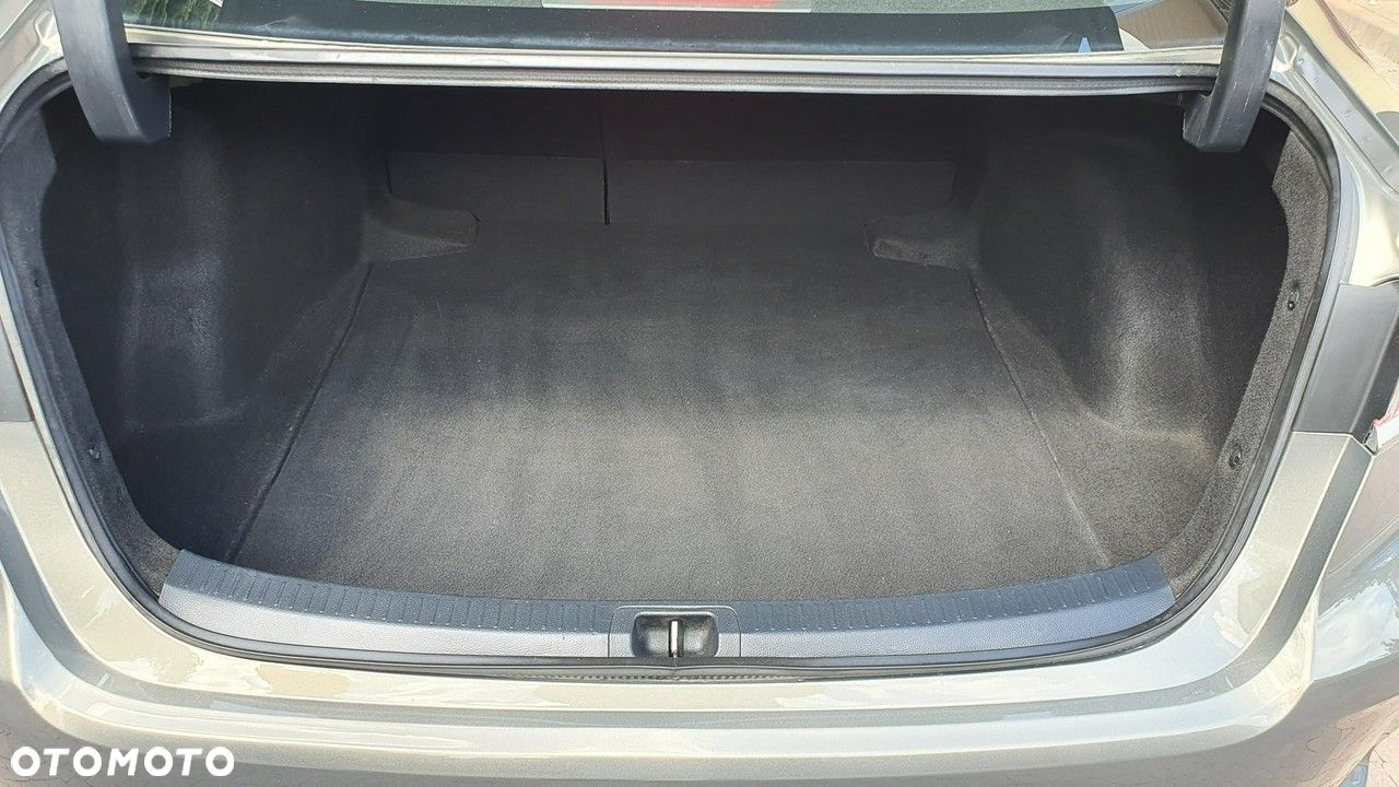 Toyota Corolla 1.6 Comfort - 14