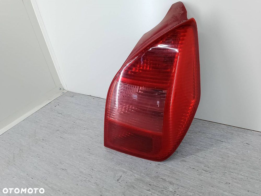 LAMPA TYLNA PRAWA CITROEN C2 HATCHBACK - 5