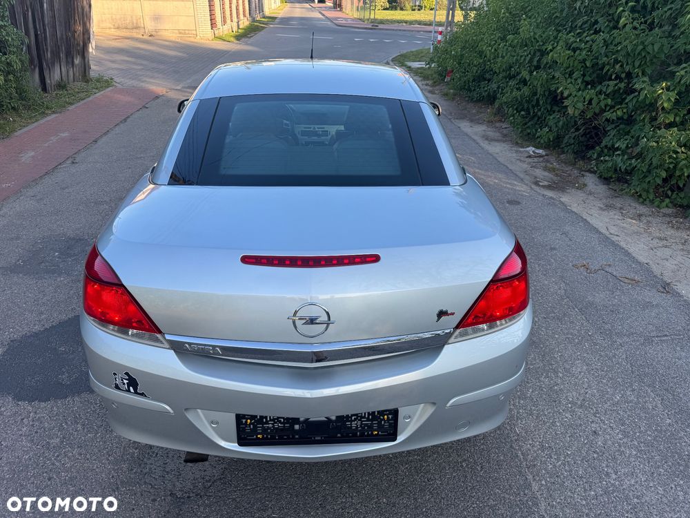 Opel Astra 1.8 Innovation 110 Jahre - 28