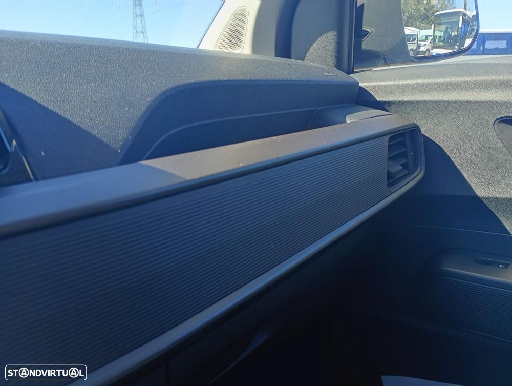 Ford Transit Courier - 14