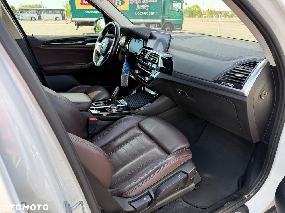 BMW X3 xDrive20d Luxury Line - 15