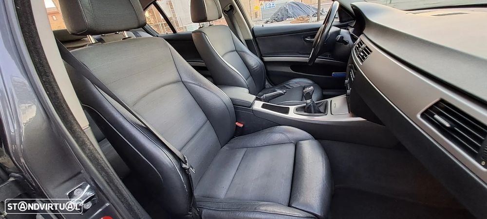 BMW 320 d Exclusive - 27