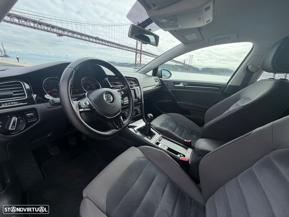 VW Golf 1.6 TDi Highline - 32