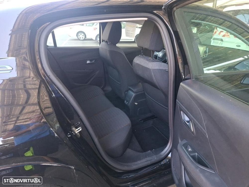 Peugeot e-208 50 kWh Active Pack - 12