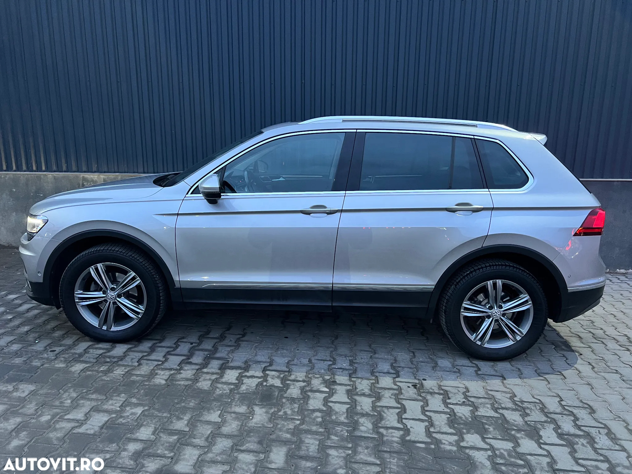 Volkswagen Tiguan 2.0 TDI SCR 4MOTION (BlueMotion Techn.) DSG Highline - 12