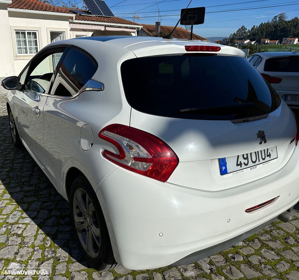 Peugeot 208 1.2 VTi Allure - 5