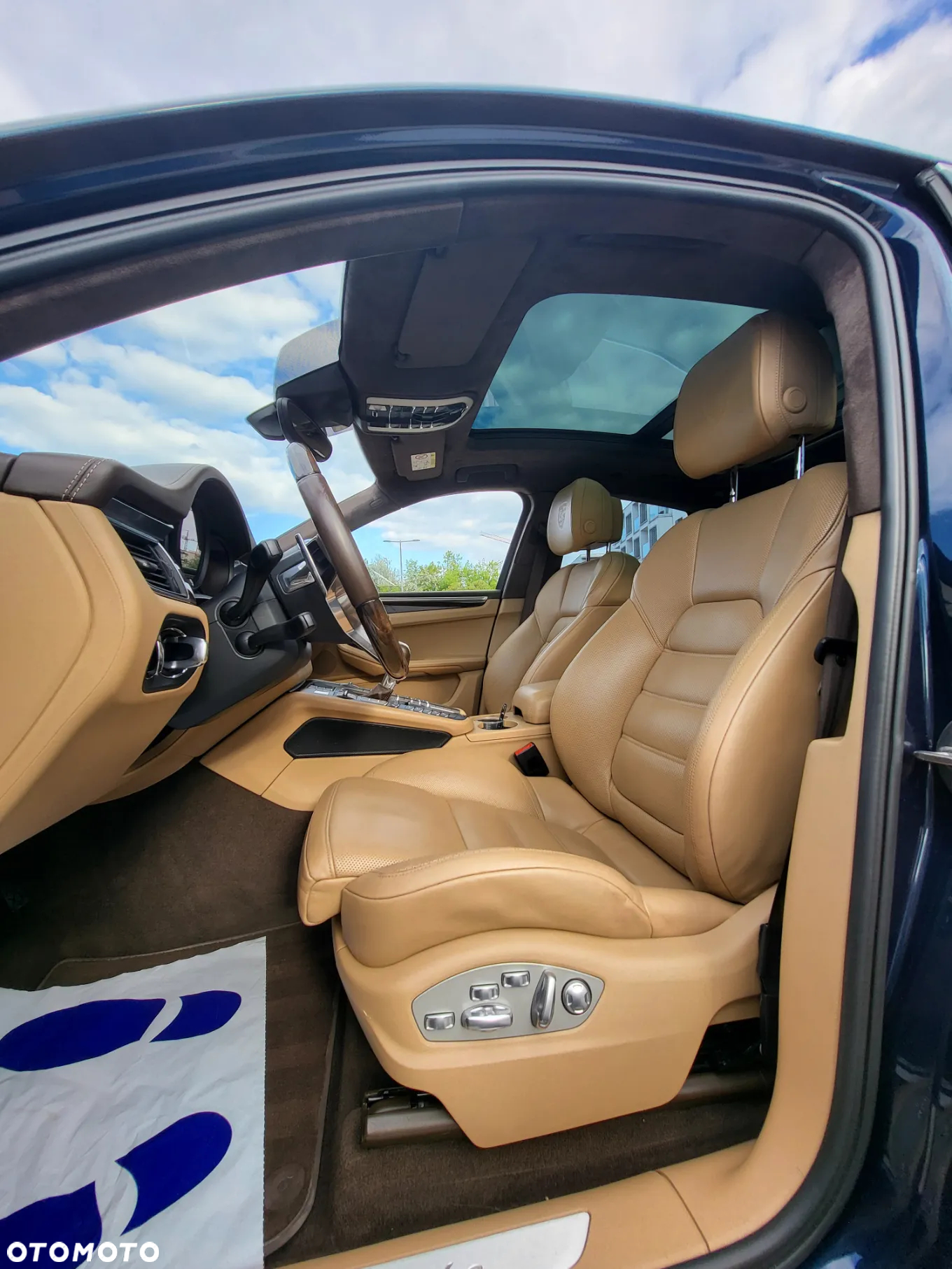 Porsche Macan Turbo - 12