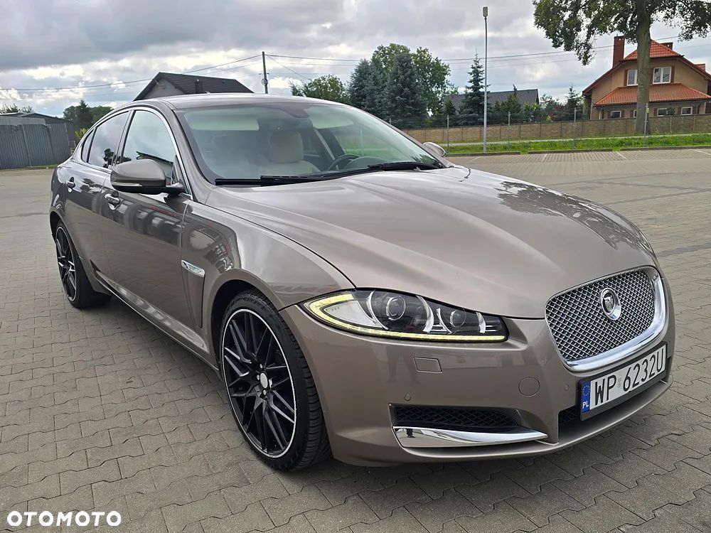 Jaguar XF 2.2 D Premium Luxury - 5