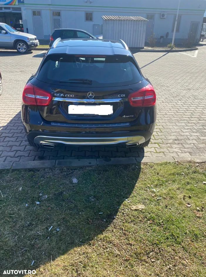 Mercedes-Benz GLA 200 d 4MATIC Aut. - 4