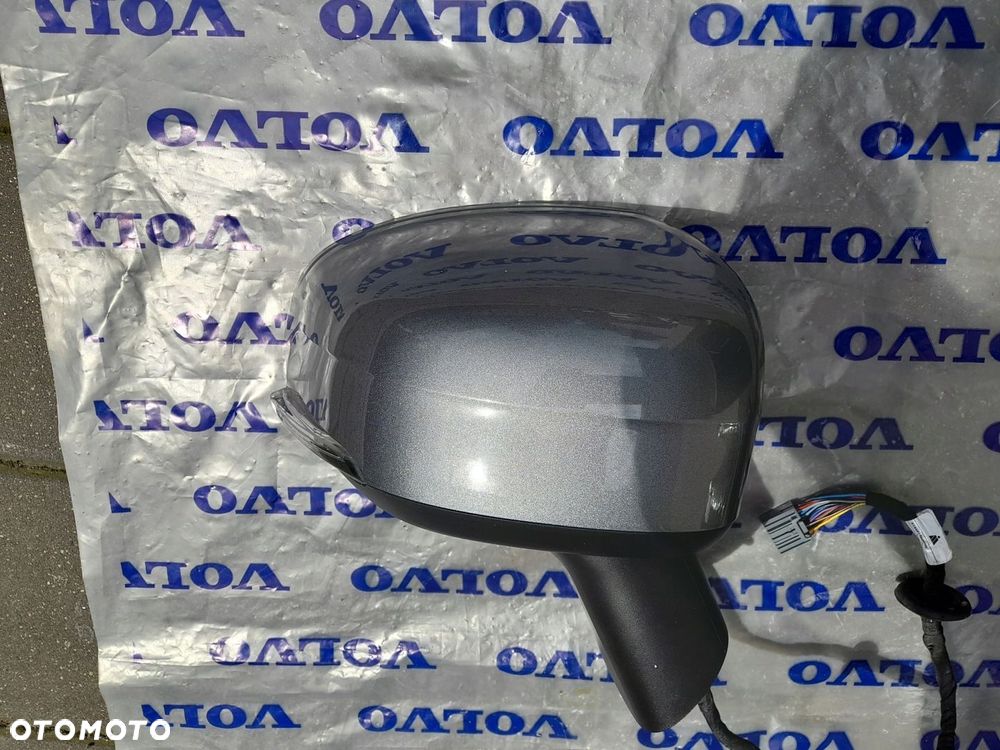 LUSTERKO PRAWE 15PIN BLIS FOTOCHROM VOLVO XC60 II 18R KOLOR 714 UK - 3
