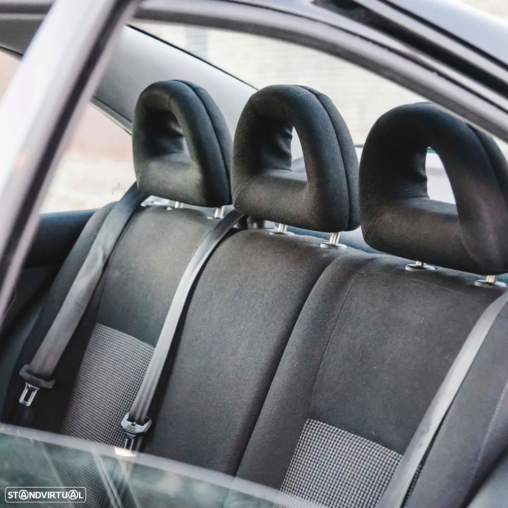 VW Bora 1.9 TDi Highline - 13