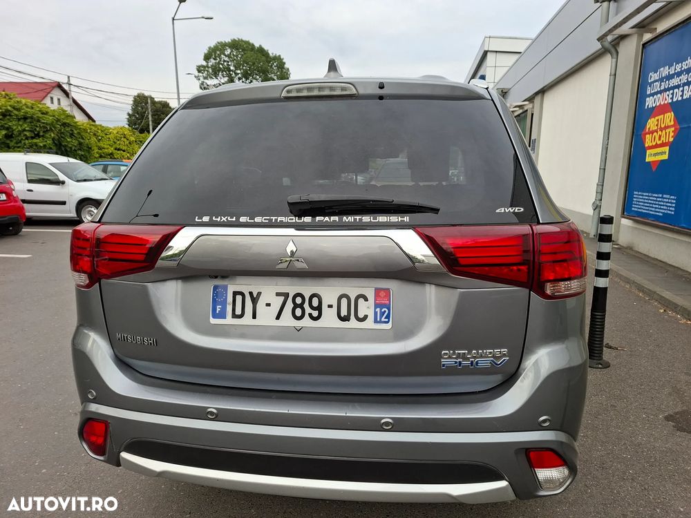 Mitsubishi Outlander 2.0 4WD Top - 9