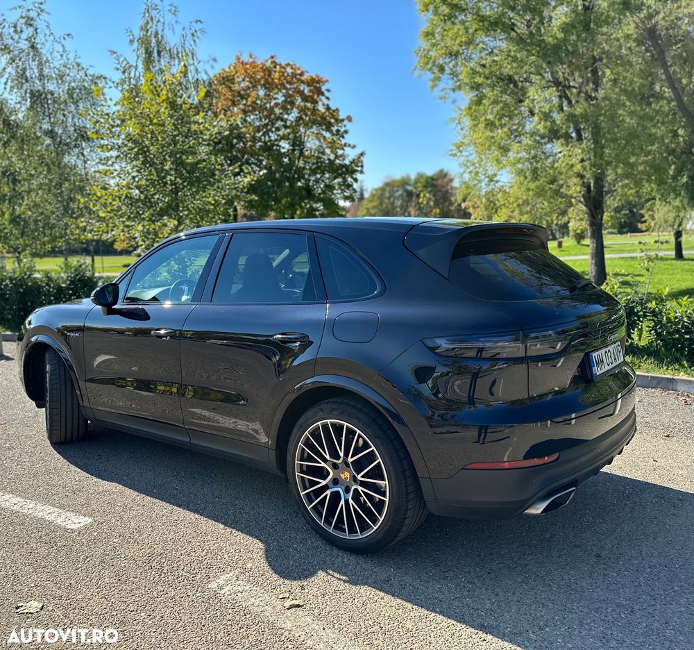Porsche Cayenne - 4