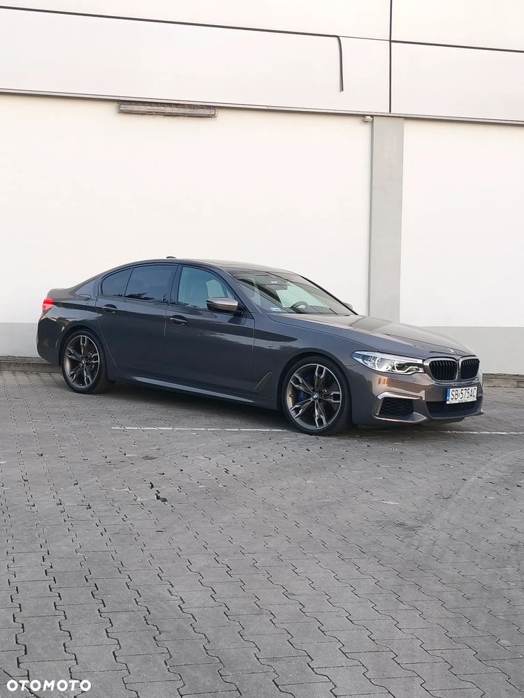BMW Seria 5 M550i xDrive sport - 37