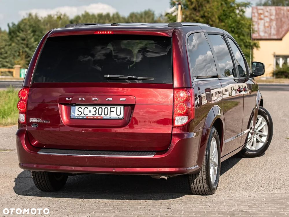 Dodge Grand Caravan 3.6 R/T - 12