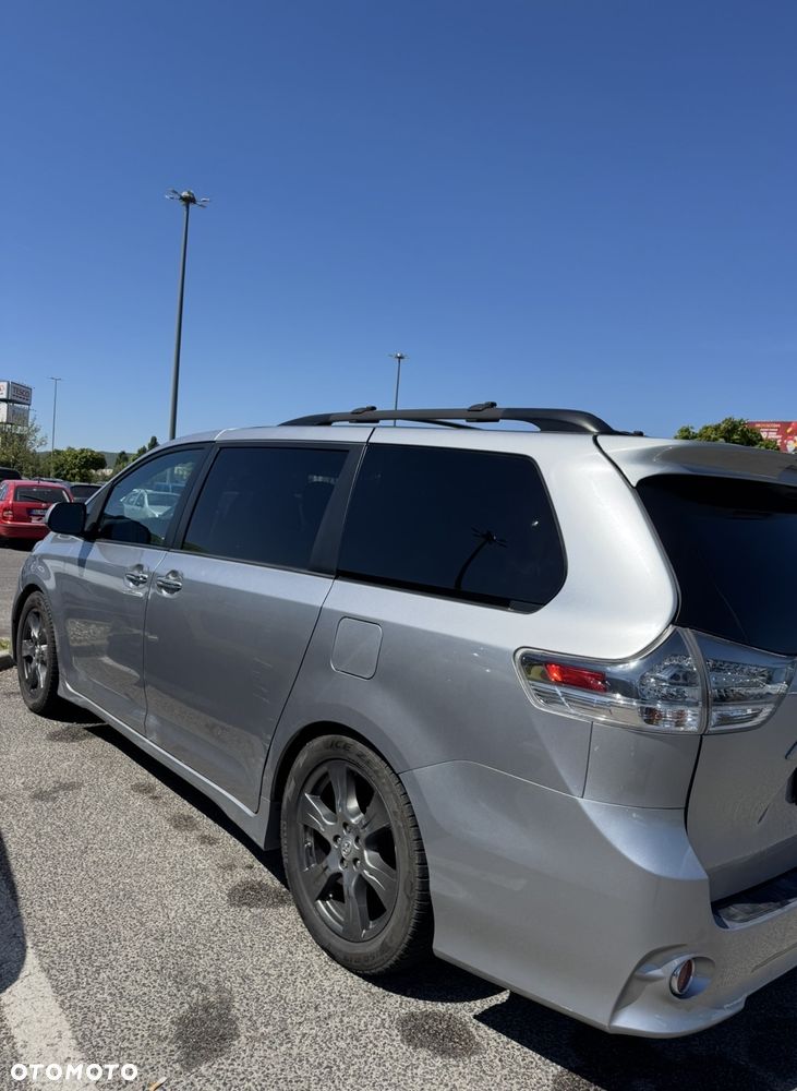 Toyota Sienna 3.5 V6 SE - 3
