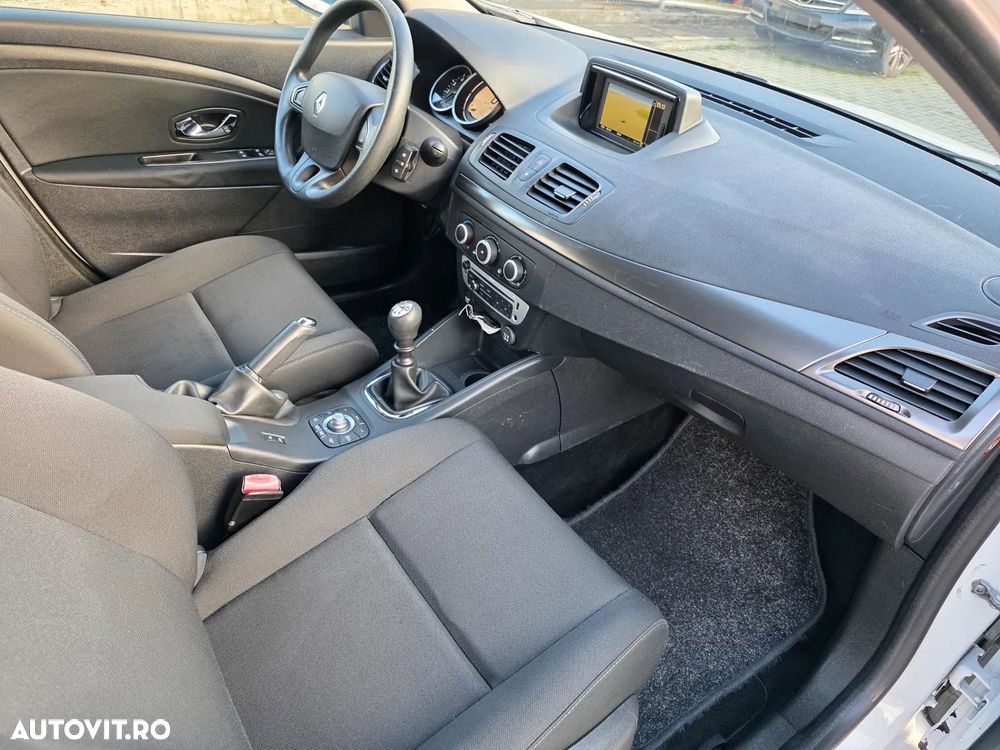 Renault Megane dCi 110 FAP Paris Business - 17