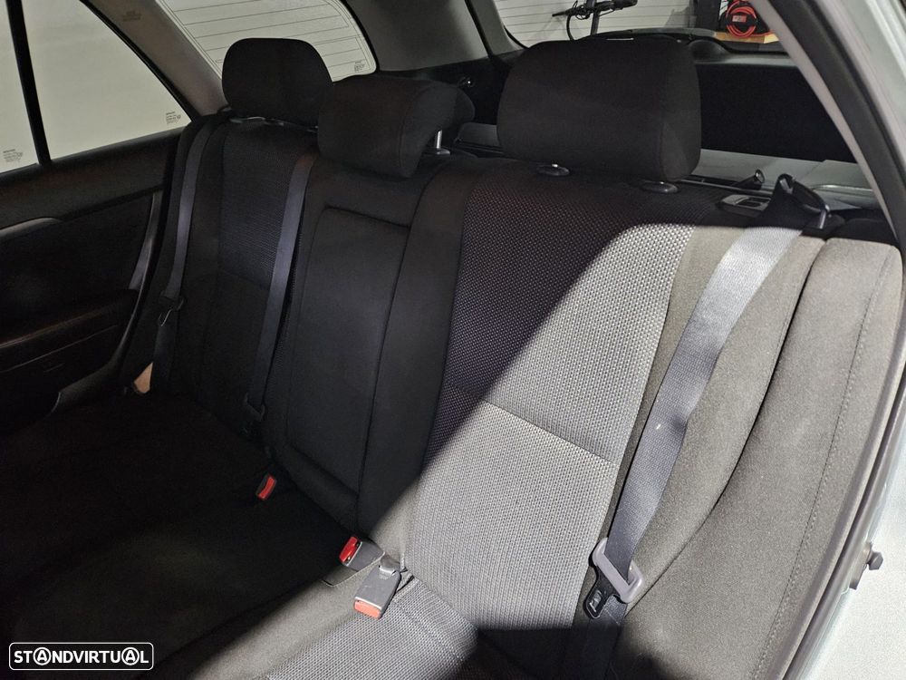 Toyota Avensis - 15