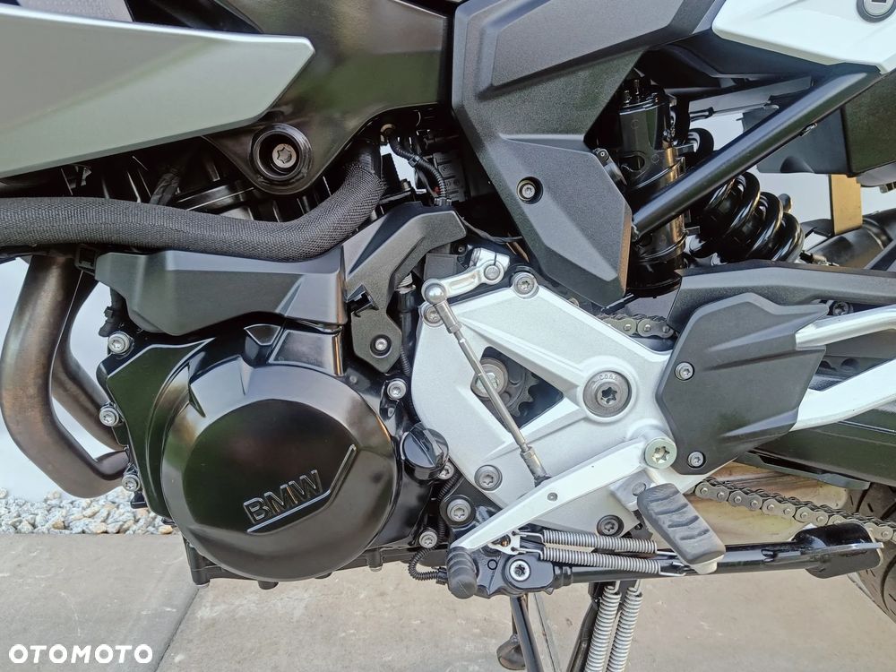 BMW F - 29
