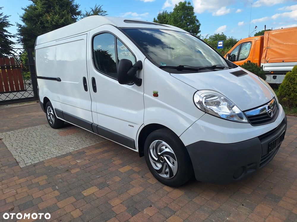 Opel Vivaro - 1