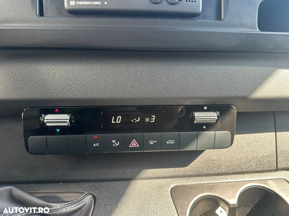 Mercedes-Benz Sprinter - 22