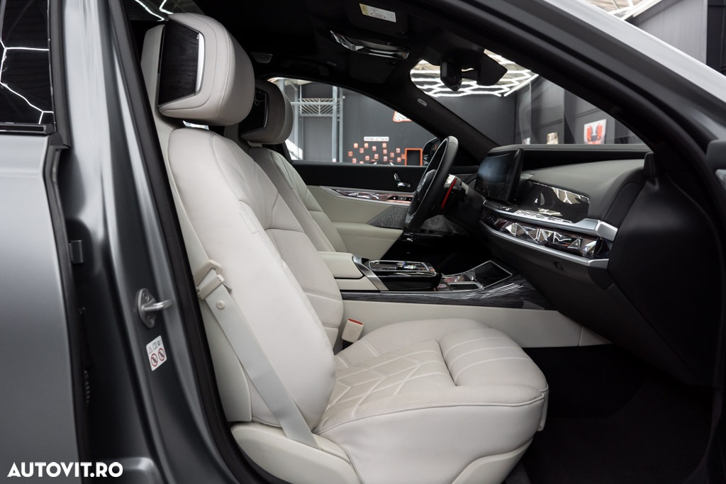 BMW M7 M760e xDrive AT PHEV - 10