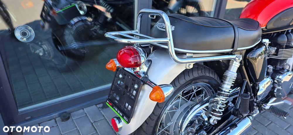 Triumph Bonneville - 18