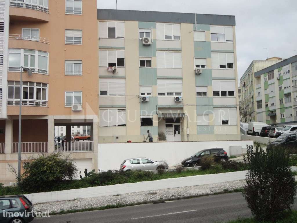 T3 com Suite Totalmente Remodelado | Feijó | Almada - Grande imagem: 5/5