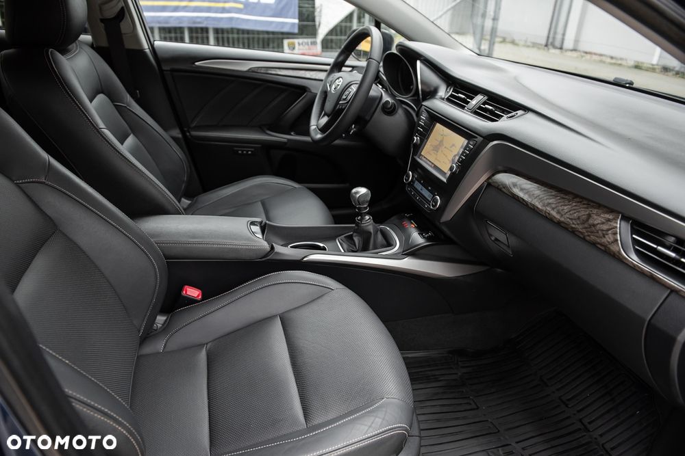 Toyota Avensis Touring Sports 2.0 D-4D Team Deutschland - 32
